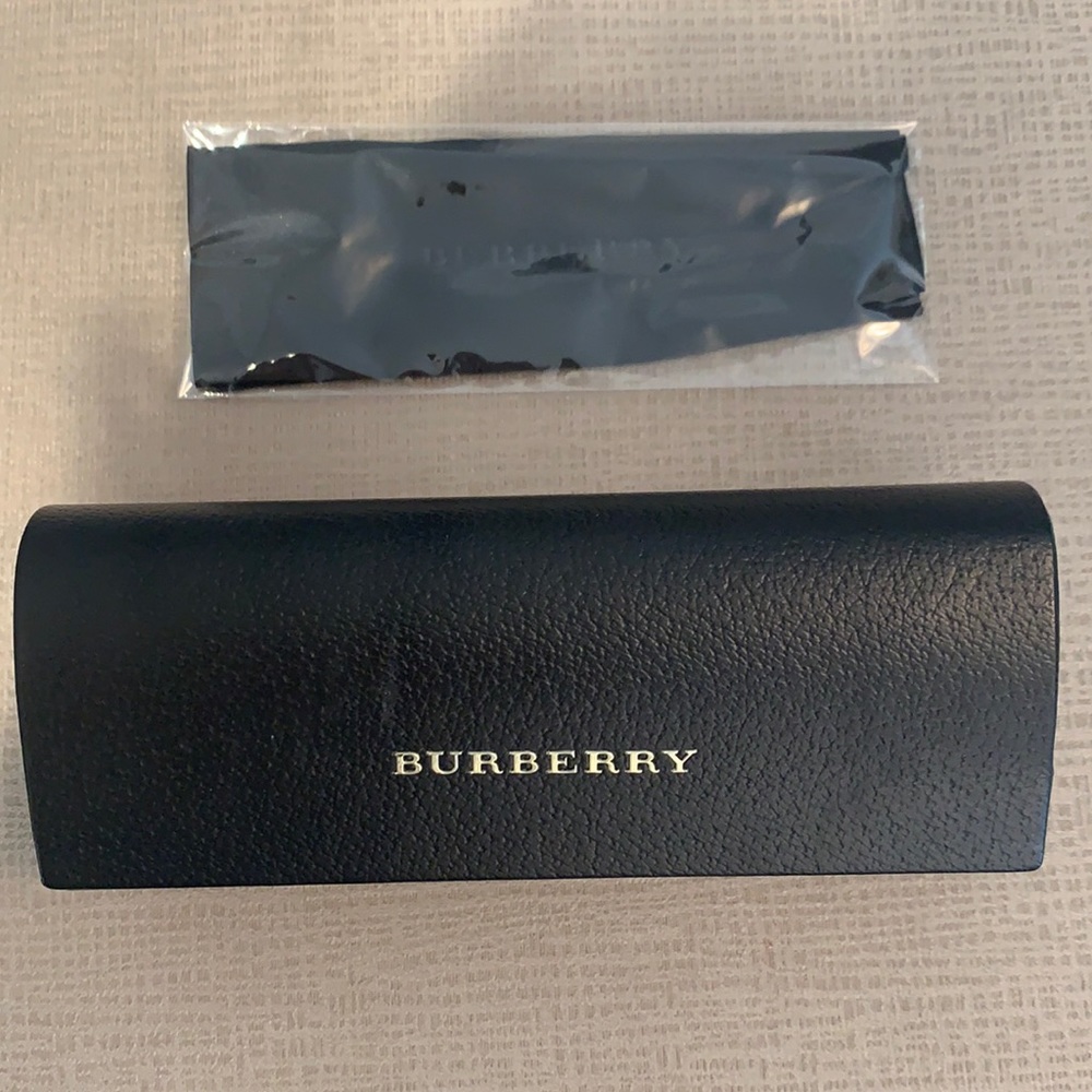 Burberry eyeglass/sunglasses case